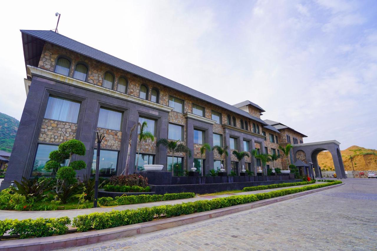 Pushkara Resort And Spa Exterior foto